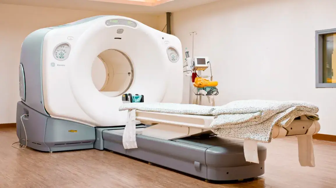 PET scan machine body1