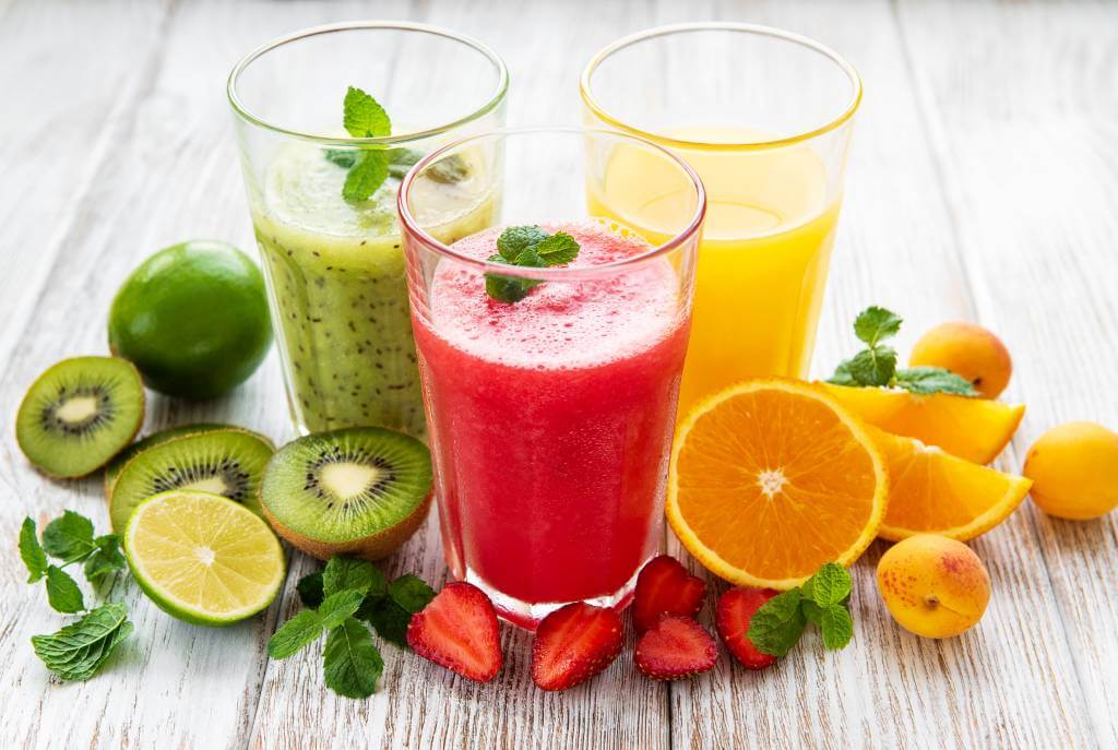 healthy fruit smoothies min 1024x687 1