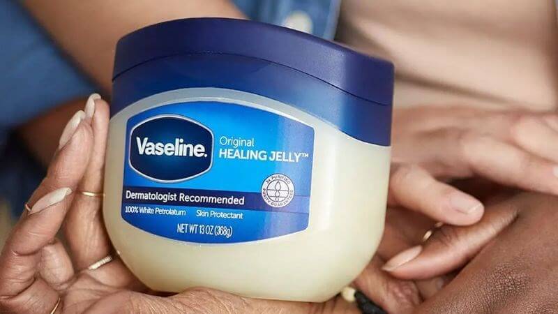 16 cong dung cua vaseline trong lam dep va luu y 1 800x450 1